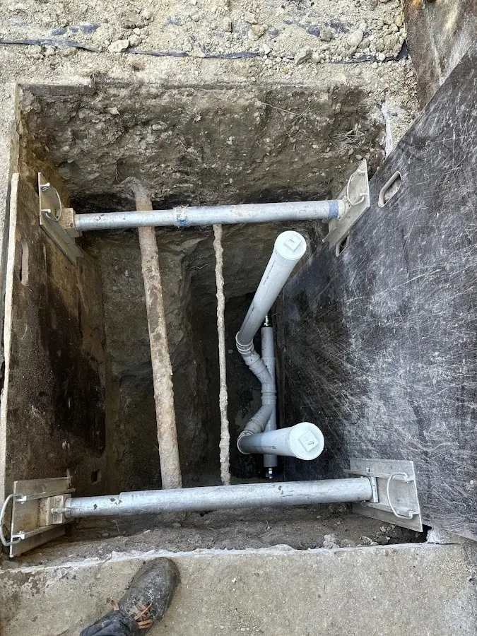 Experienced plumber completing Gas Line Repair work in Seminole